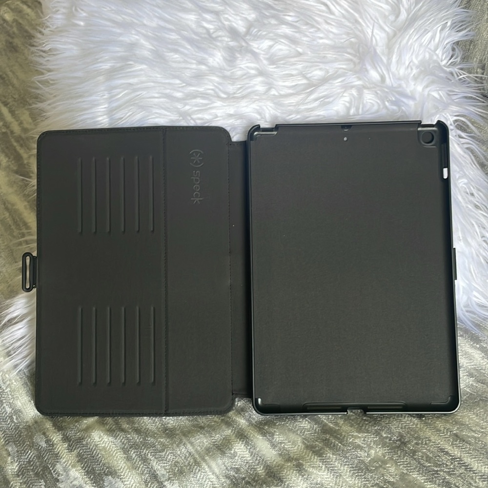 IPAD CASE - 10.2” - Picture 2 of 6